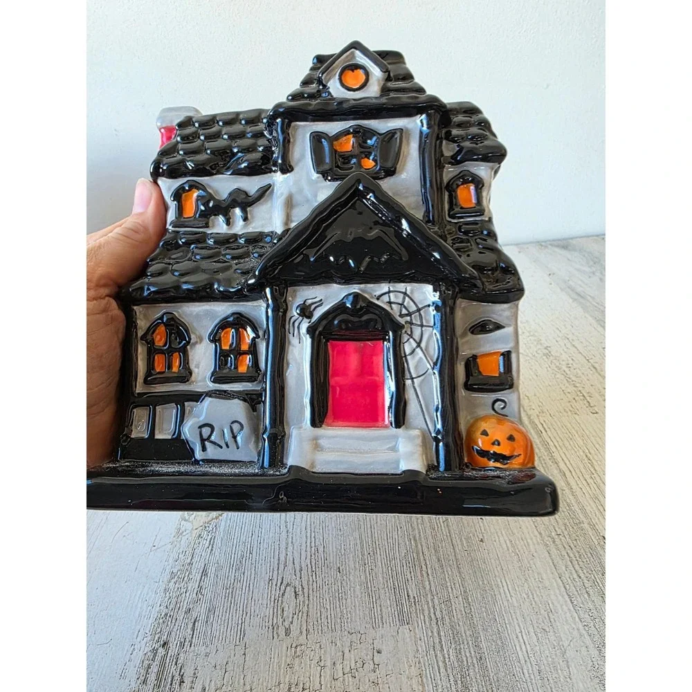 Yankee haunted House spooky candle luminary holder ceramic Halloween decor